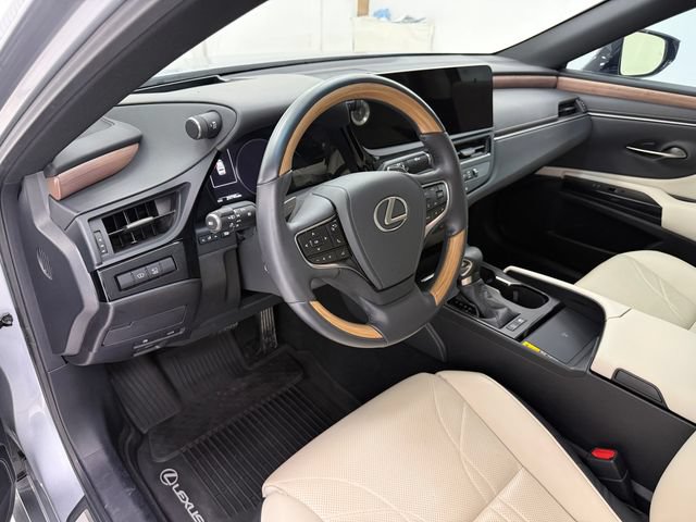 Used 2025 Lexus ES 300h w/ Technology Package FWD image 8