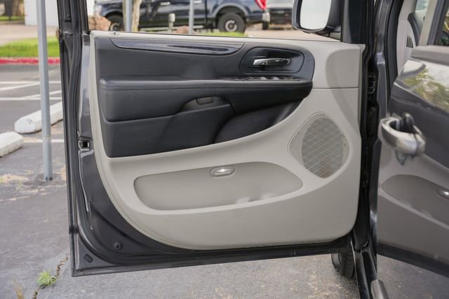 Used 2017 Dodge Grand Caravan SE w/ Power Window Group image 15