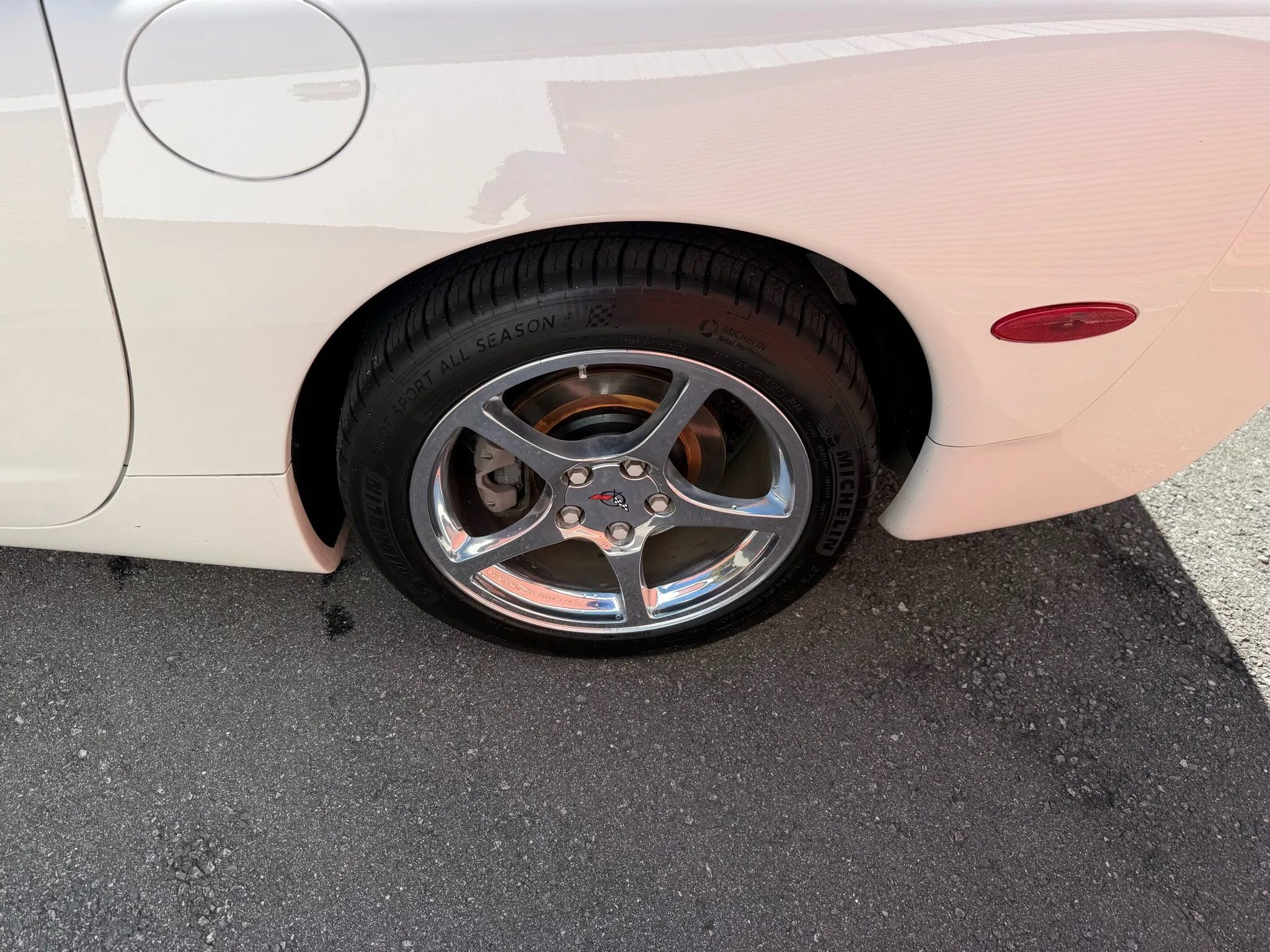 Used 2001 Chevrolet Corvette Coupe w/ Preferred Equipment Group2 image 30