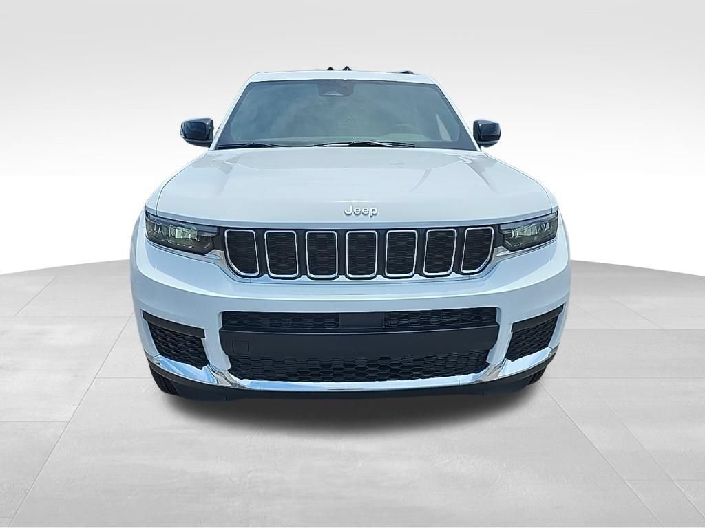 New 2026 Jeep Grand Cherokee L Laredo RWD image 2