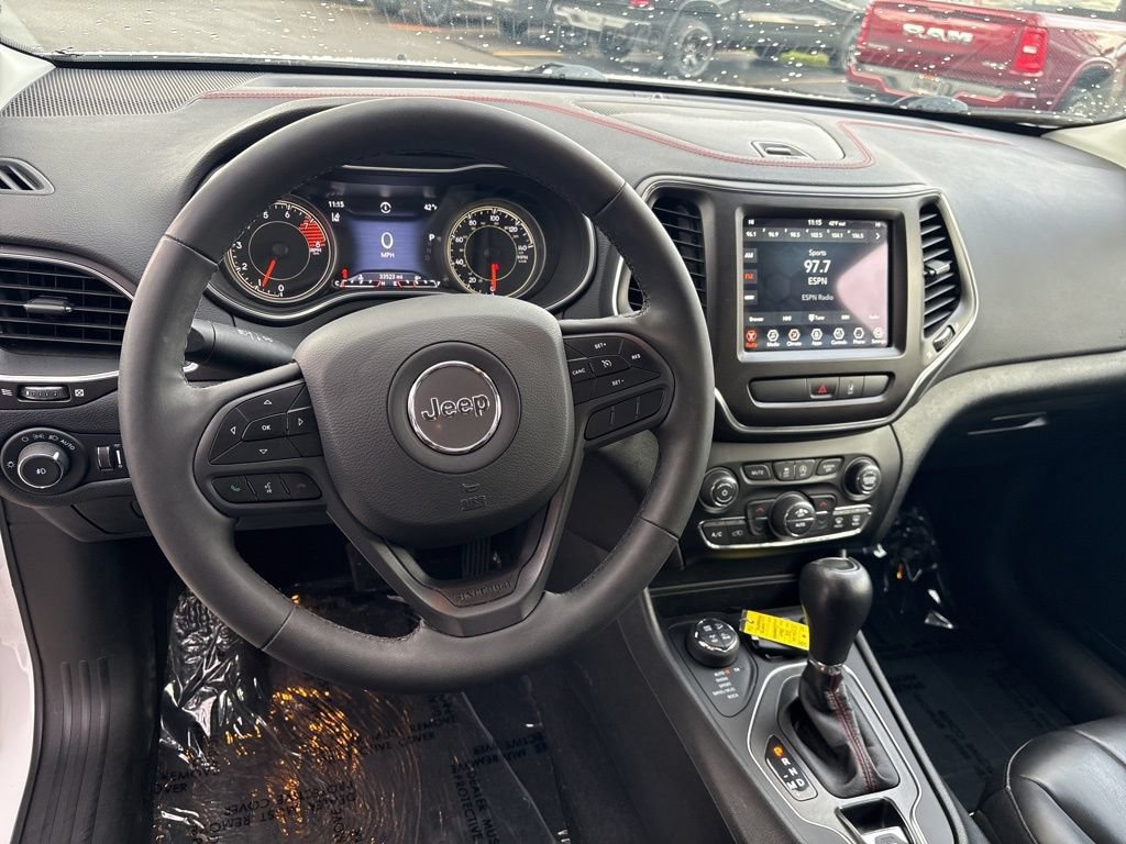 Used 2022 Jeep Cherokee Trailhawk w/ Comfort/Convenience Group AWD/4WD image 4