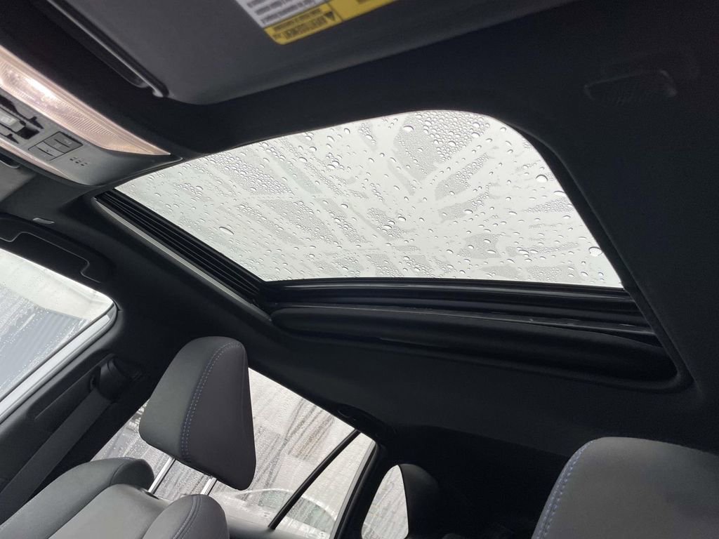 Used 2023 Toyota RAV4 SE image 19