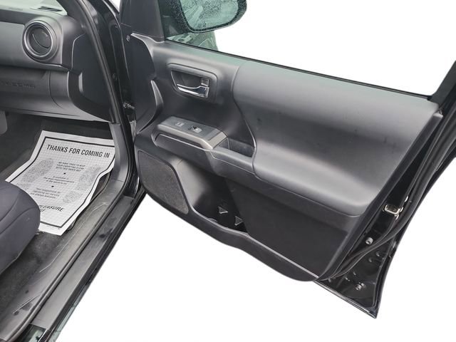 Used 2019 Toyota Tacoma TRD Sport image 12