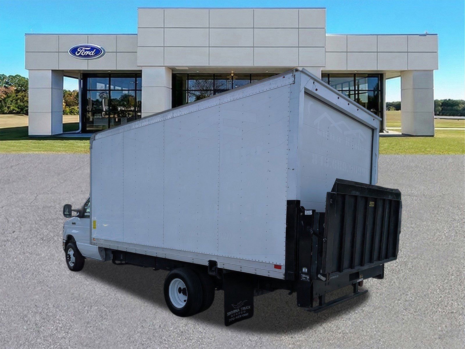 Certified 2023 Ford E-450 and Econoline 450 Super Duty w/ Power Windows & Locks Group image 3