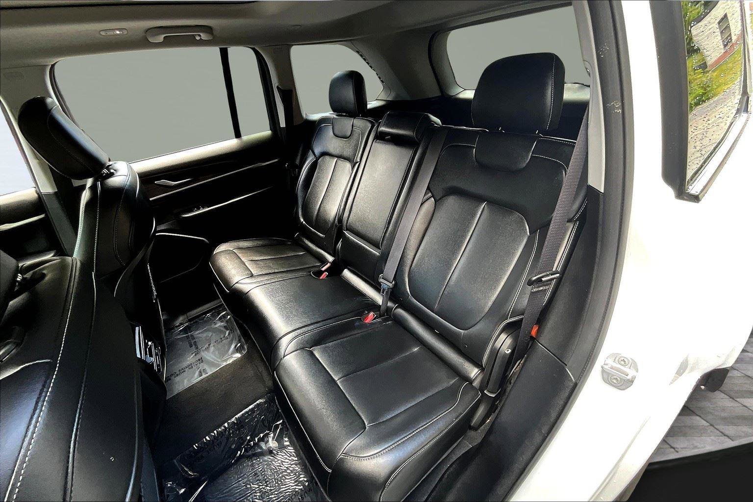 Used 2023 Jeep Grand Cherokee 4WD 4xe image 27