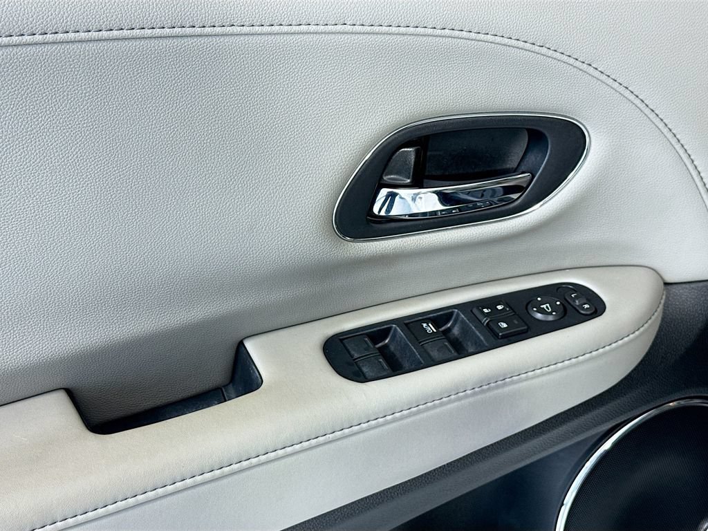 Certified 2019 Honda HR-V Touring image 23
