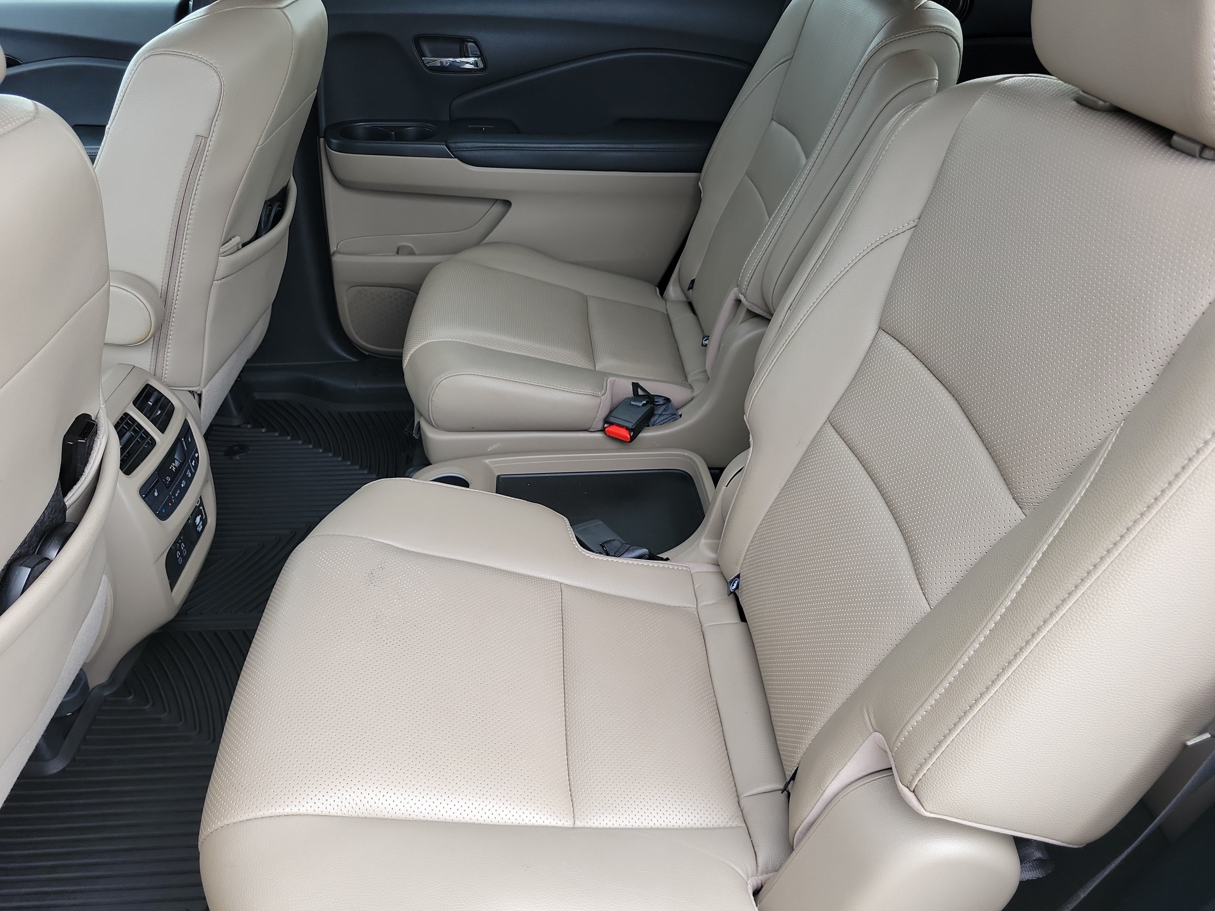 Used 2020 Honda Pilot Elite image 12
