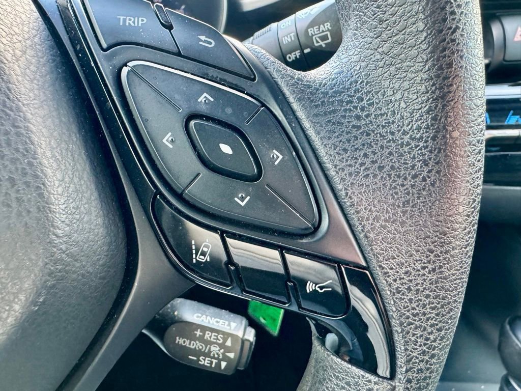 Used 2019 Toyota C-HR LE image 21