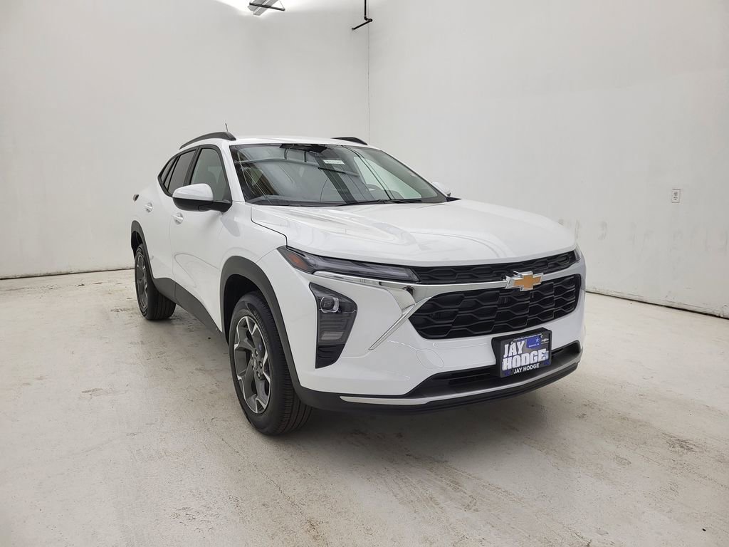 New 2026 Chevrolet Trax LT w/ Driver Confidence Package image 9