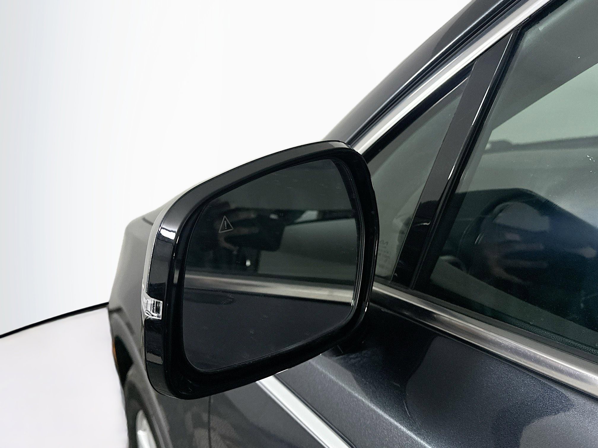 Used 2023 Kia Sorento LX image 16