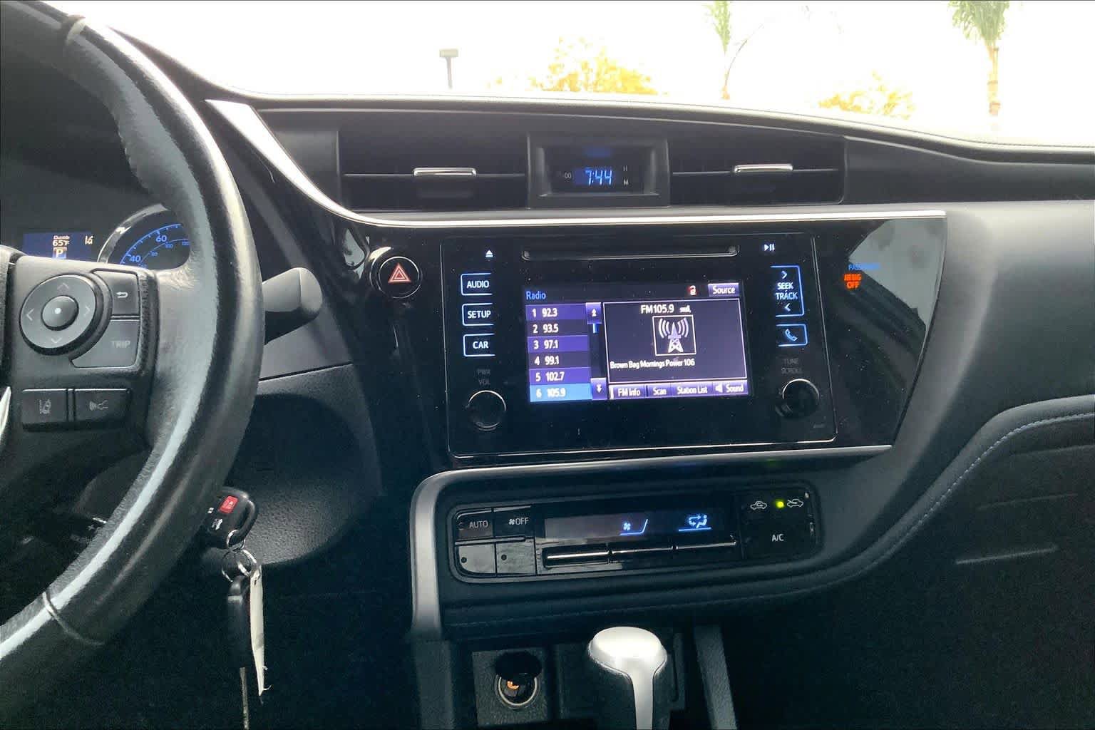 Used 2018 Toyota Corolla SE FWD image 32
