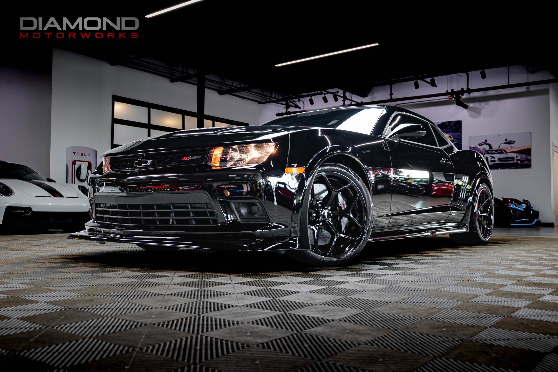 Used 2015 Chevrolet Camaro Z/28 RWD image 1