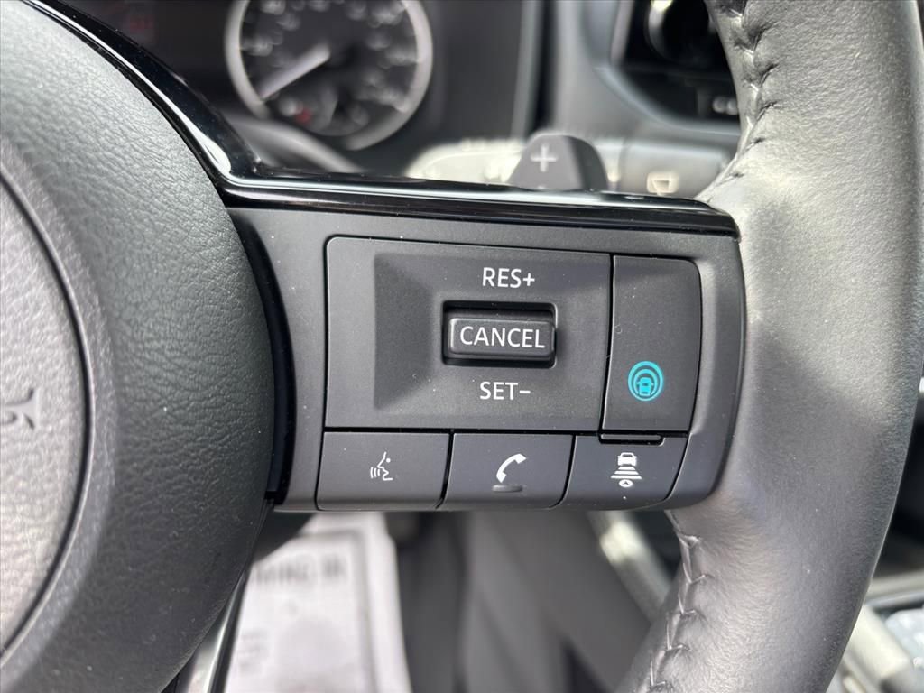 Used 2023 Nissan Rogue SL w/ SL Premium Package image 16