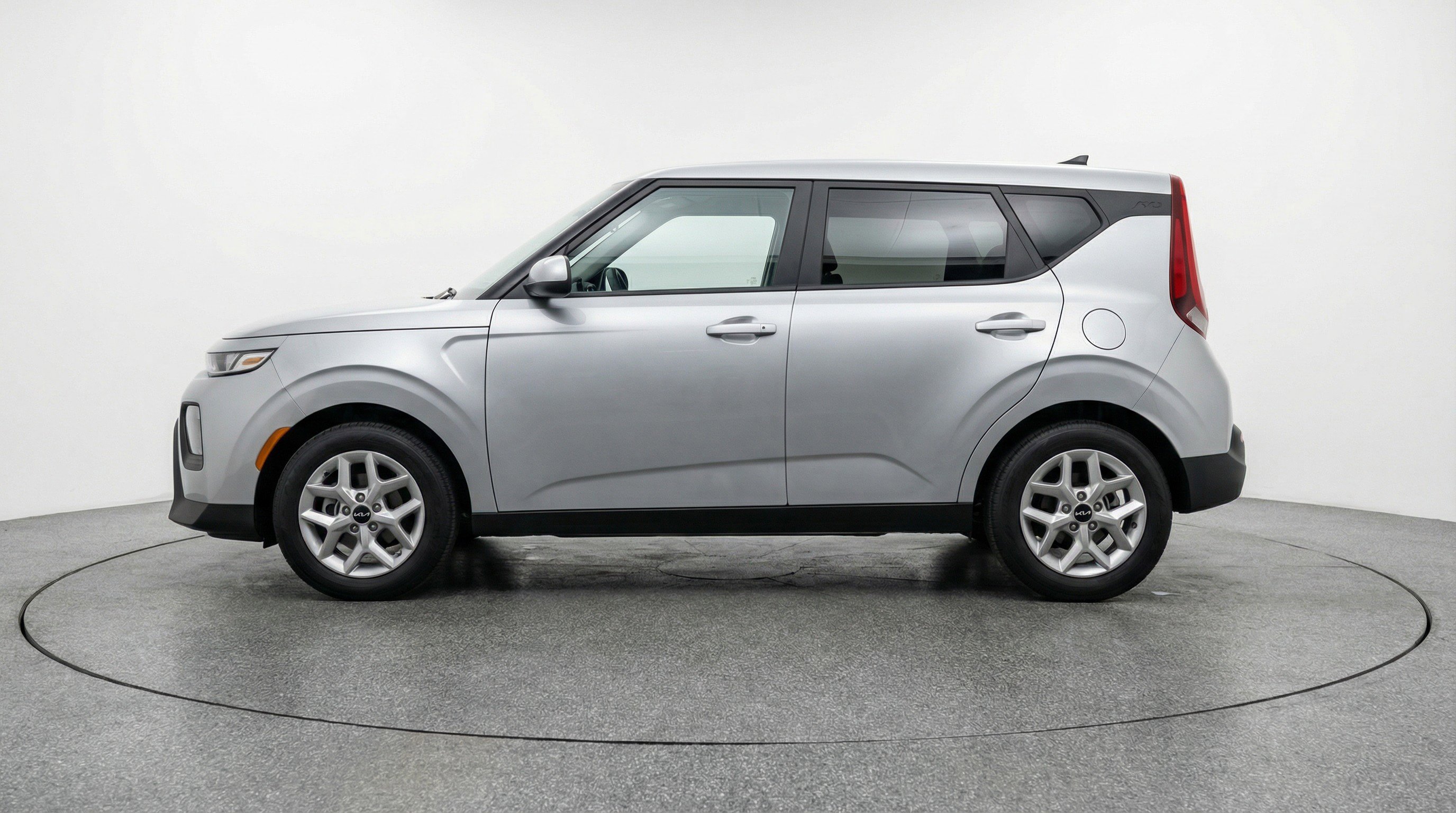 Used 2025 Kia Soul LX w/ LX Technology Package image 5