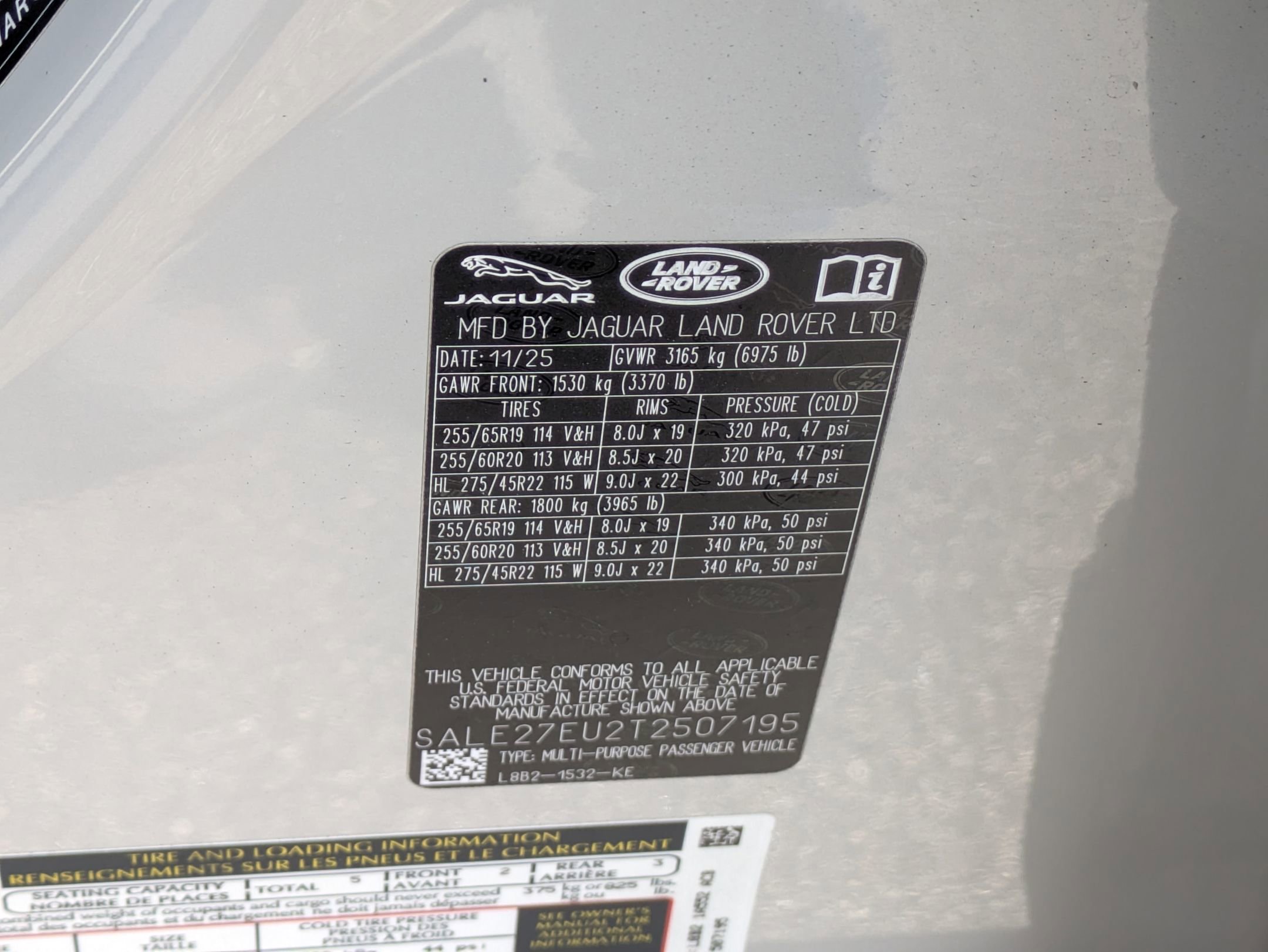 New 2026 Land Rover Defender 110 X-Dynamic SE image 36