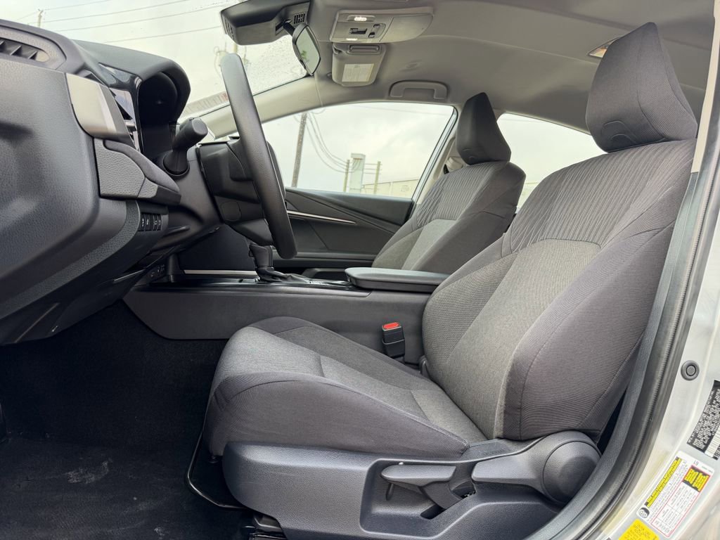 Used 2025 Toyota Camry LE FWD image 27