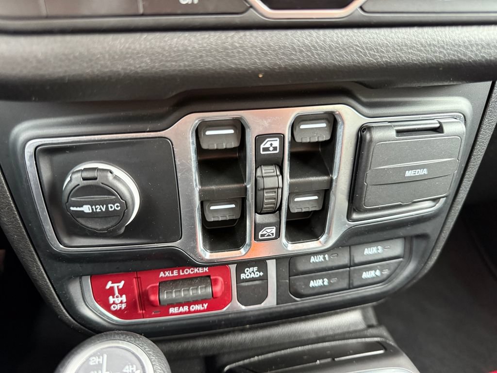 Used 2024 Jeep Wrangler Unlimited AWD/4WD image 18