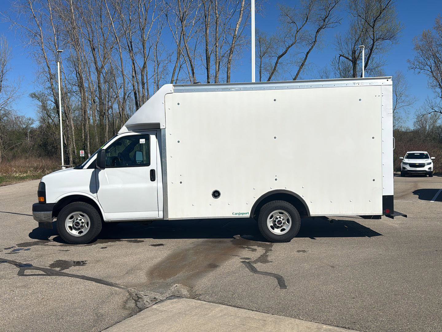Used 2022 GMC Savana 3500 w/ Power Convenience Package RWD image 2