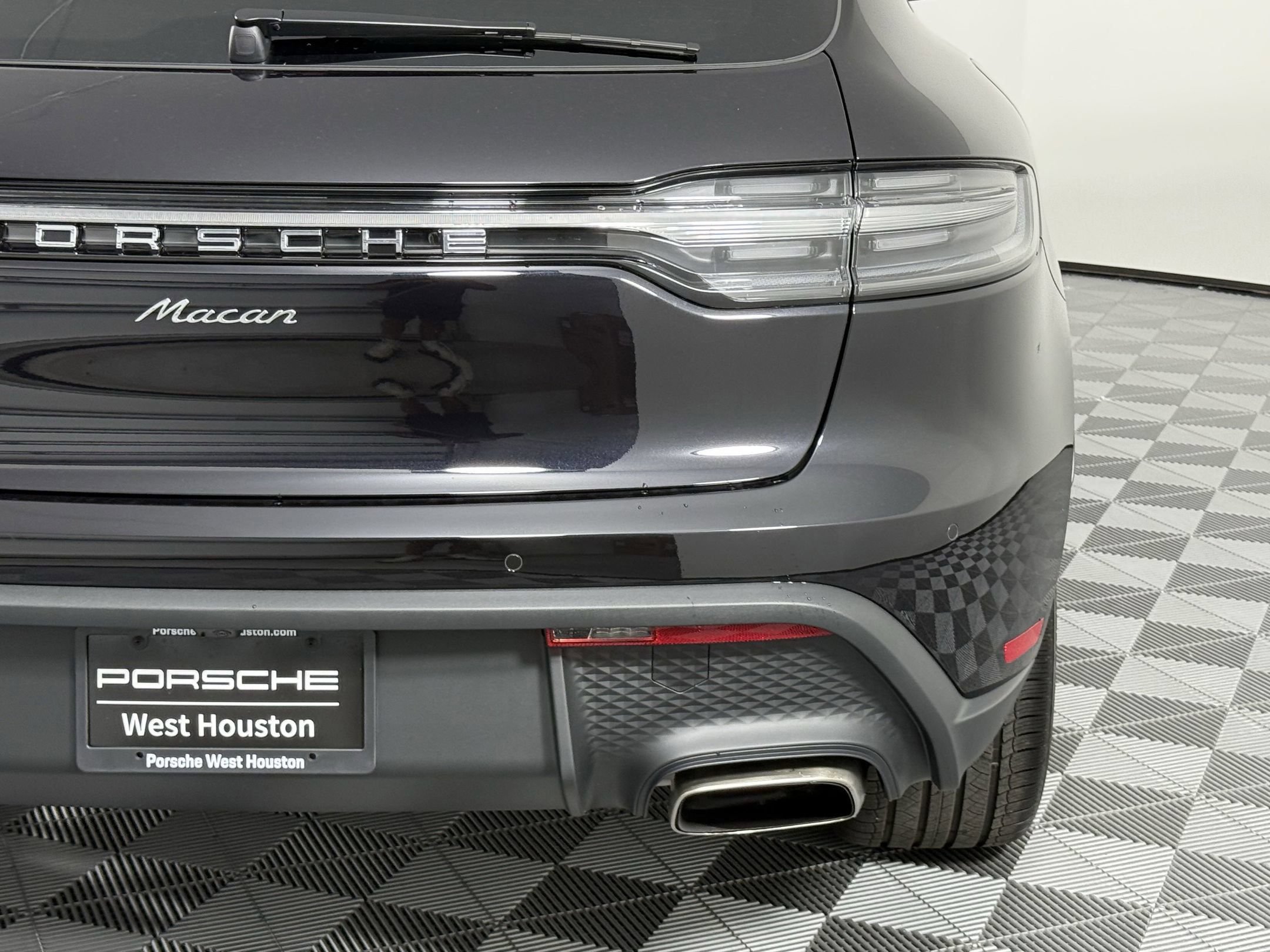 Certified 2026 Porsche Macan AWD/4WD image 13