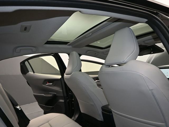 Used 2024 Toyota Prius XLE image 33