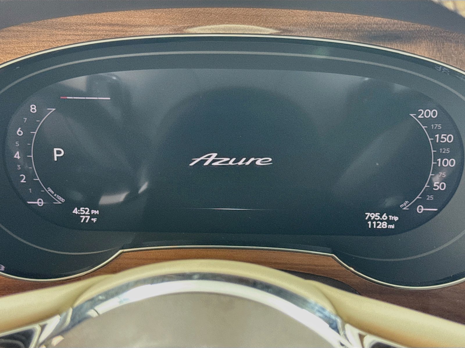 Used 2026 Bentley Bentayga Extended Wheelbase AWD/4WD image 12