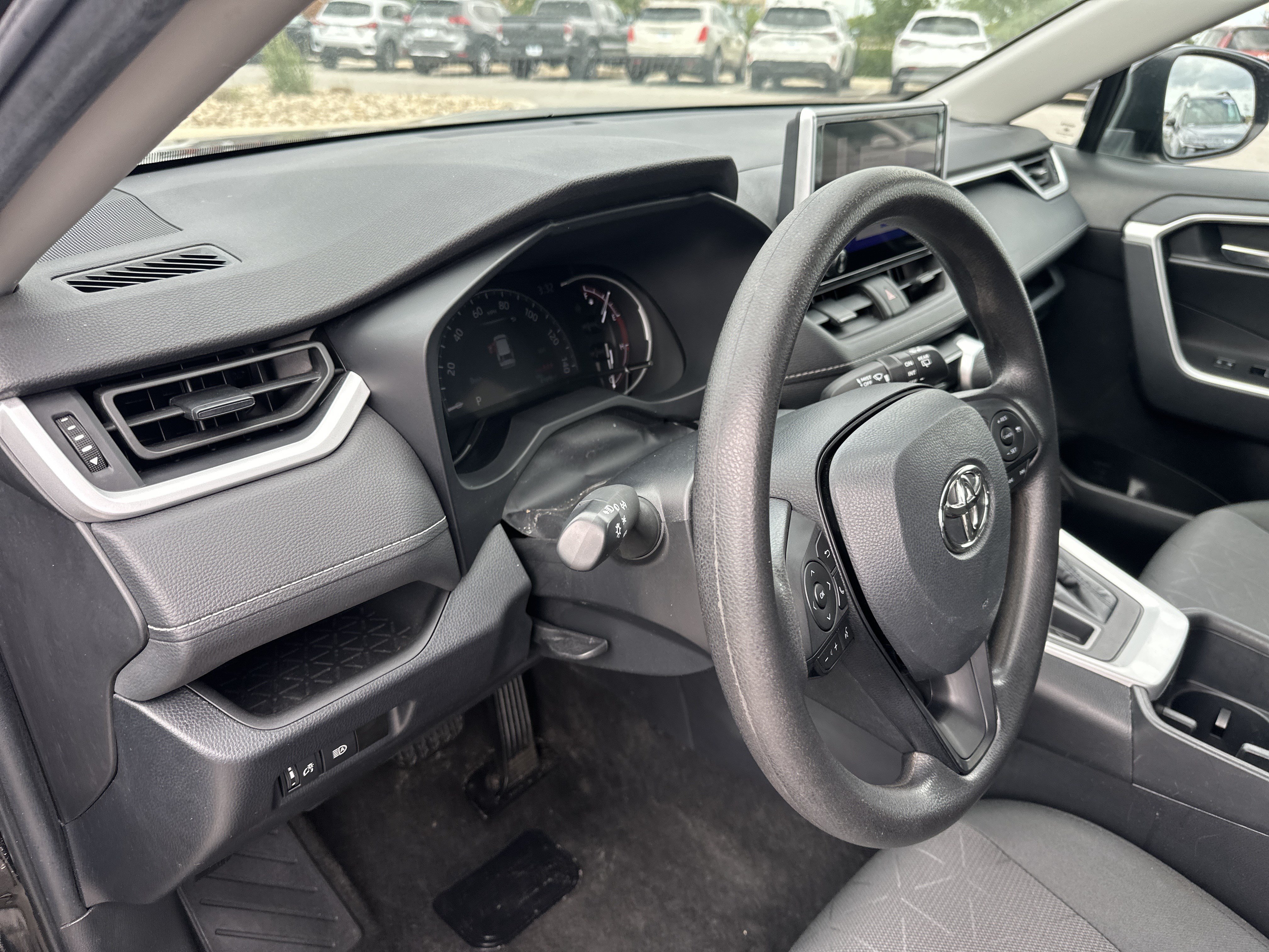 Used 2023 Toyota RAV4 XLE AWD/4WD image 11