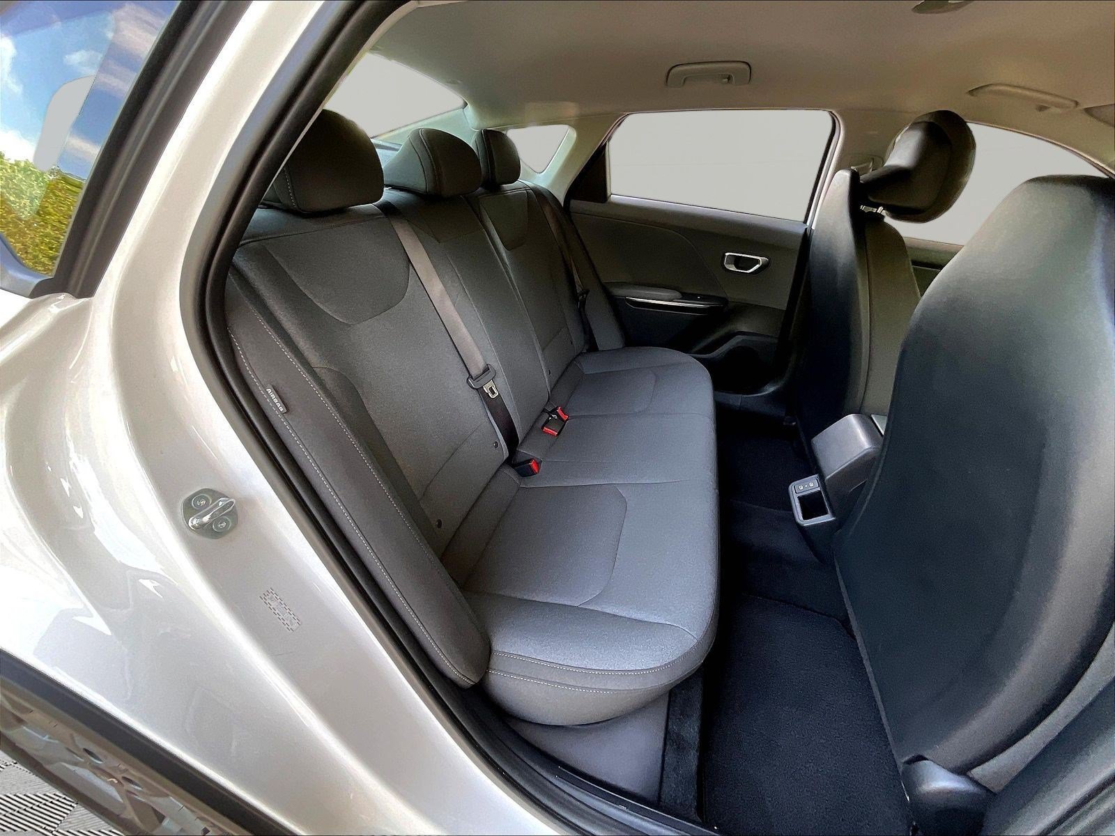 Used 2025 Kia K4 FWD image 24