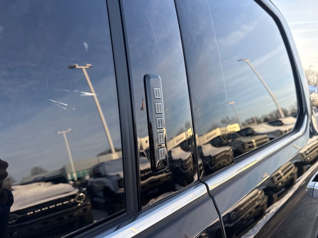 Used 2024 Ford F350 Platinum image 27