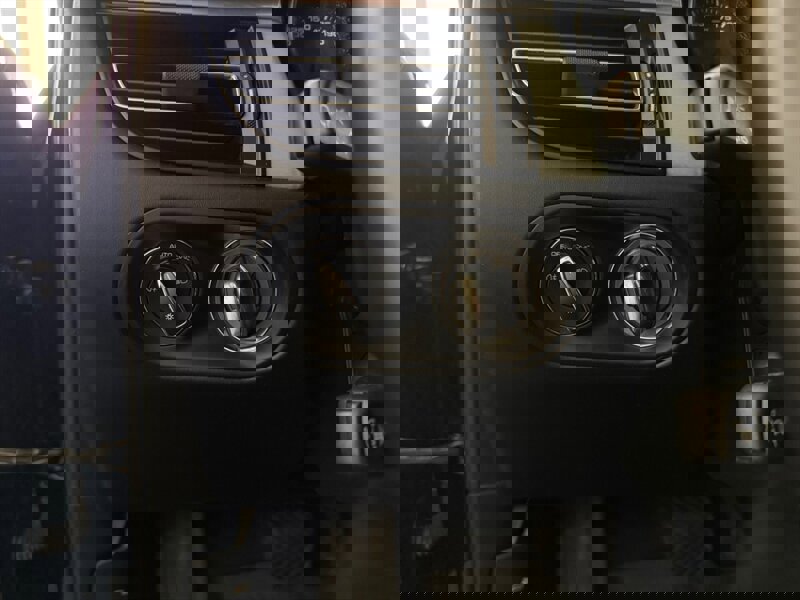 Used 2020 Porsche Macan Turbo image 33