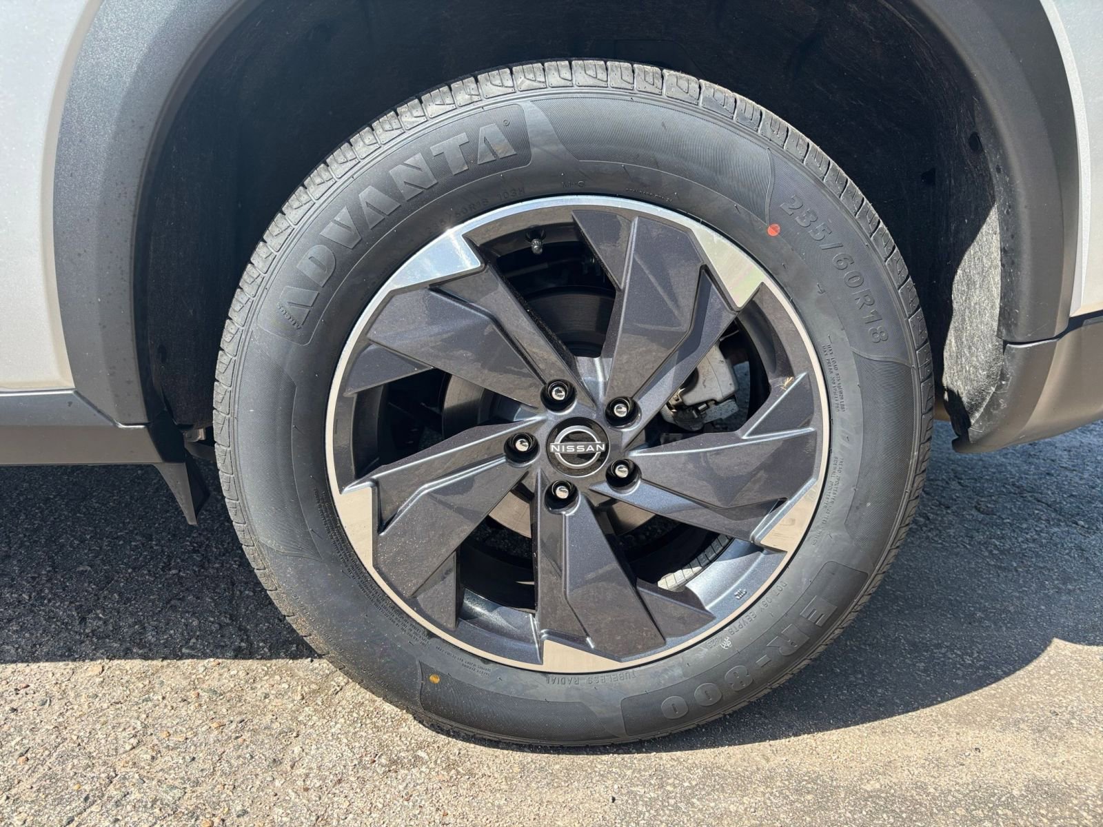 Used 2025 Nissan Rogue SV FWD image 31