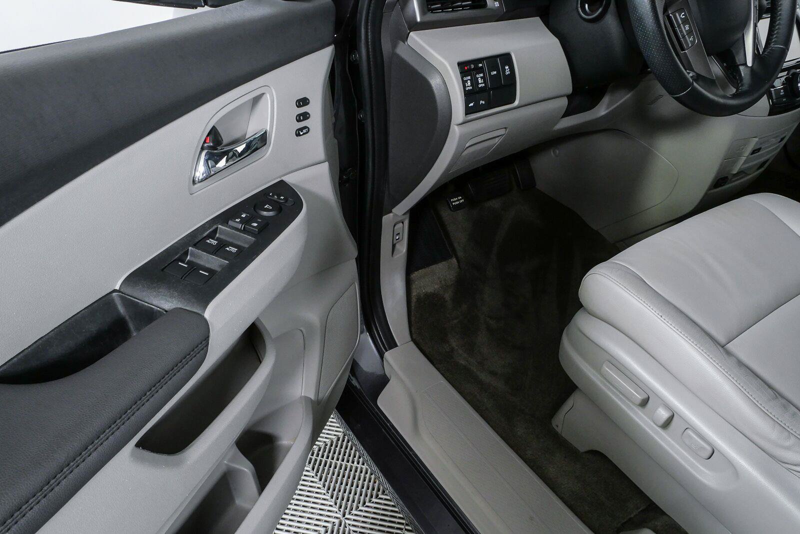 Used 2016 Honda Odyssey Touring image 7