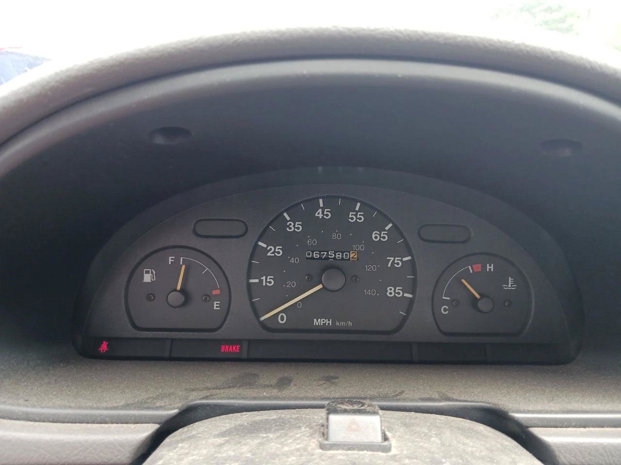 Used 2000 Chevrolet Metro Hatchback FWD image 5