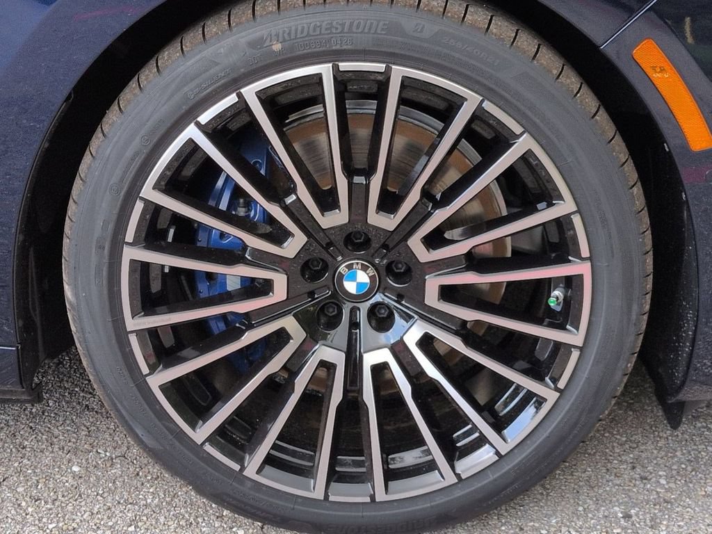 New 2026 BMW i7 xDrive60 w/ Executive Package AWD/4WD image 11