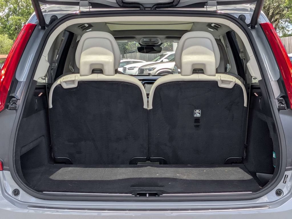 Used 2025 Volvo XC90 T8 Plus w/ Protection Package Premier AWD/4WD image 13