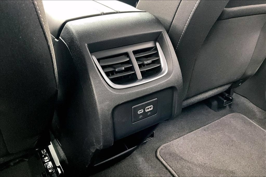 Used 2024 Chevrolet Blazer LT FWD image 32