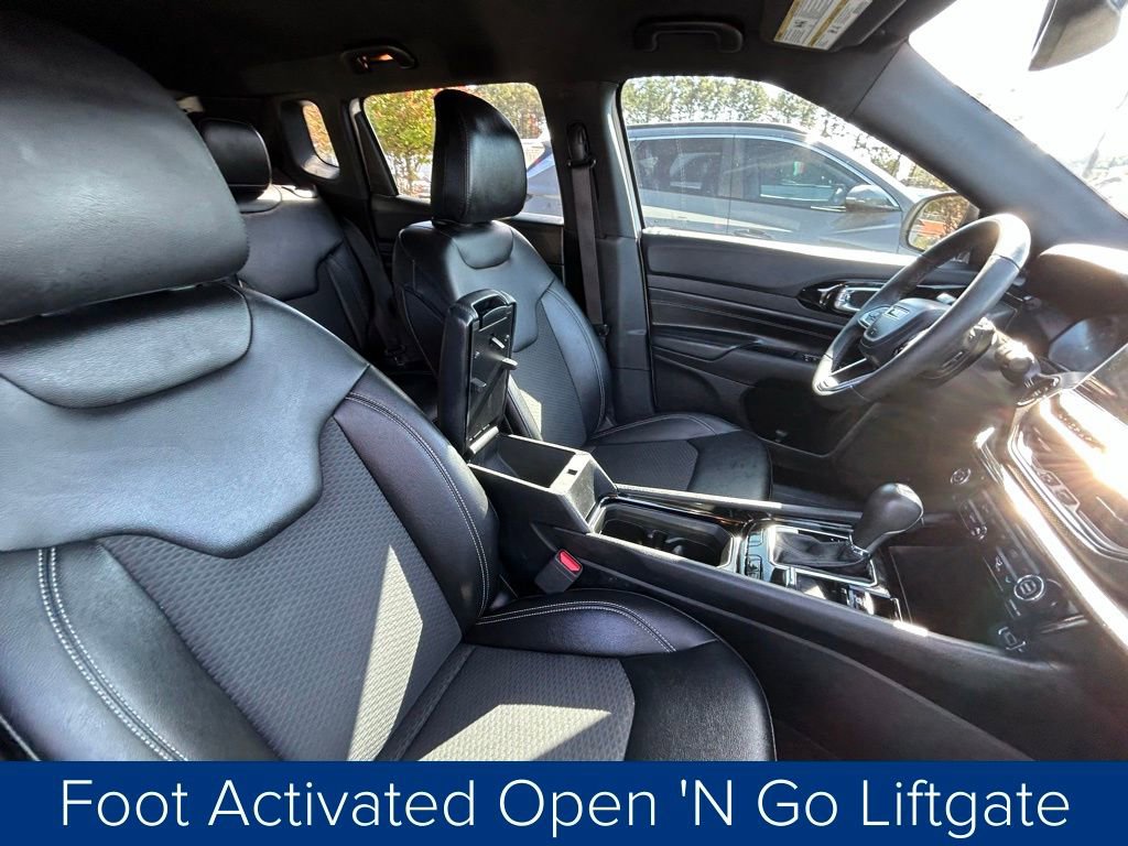 Used 2024 Jeep Compass Latitude w/ Convenience Group image 27