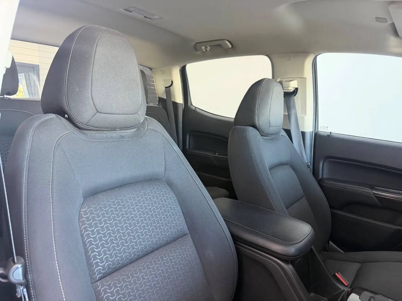 Used 2020 GMC Canyon SLE w/ Elevation Edition RWD image 19