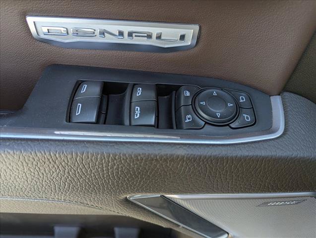 Used 2024 GMC Sierra 1500 Denali w/ Technology Package AWD/4WD image 10