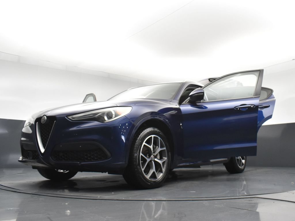 Used 2021 Alfa Romeo Stelvio Ti w/ Active Assist 2 Package TI AWD/4WD image 31