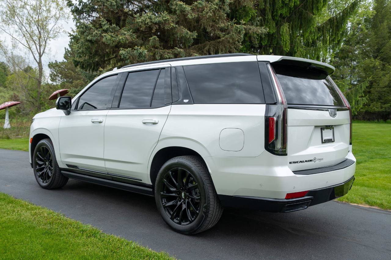 Used 2024 Cadillac Escalade Sport Platinum w/ LPO, ONYX Package AWD/4WD image 5