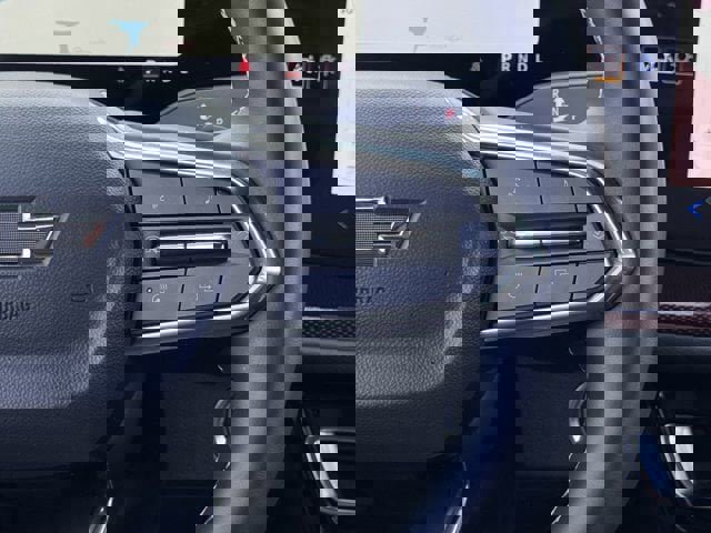 Used 2025 Chevrolet Traverse Z71 w/ Driver Confidence Package image 16