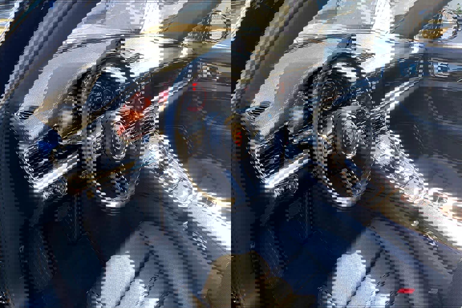 Used 2021 Porsche Panamera image 16