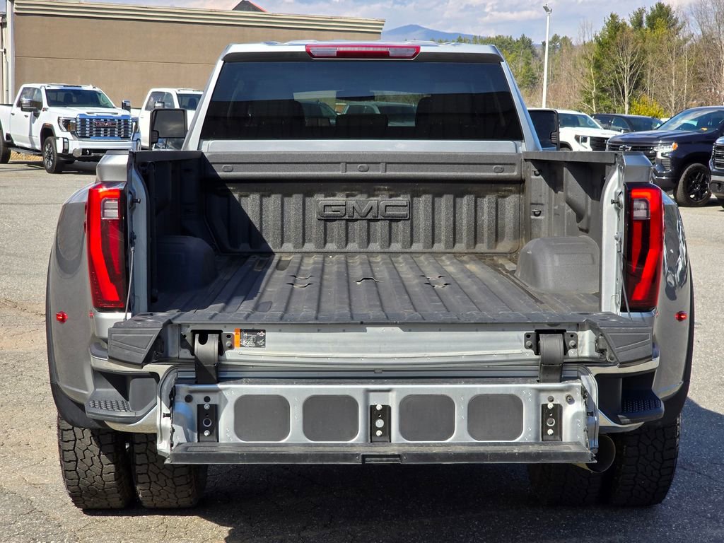 Certified 2025 GMC Sierra 3500 SLE w/ SLE Value Package image 11