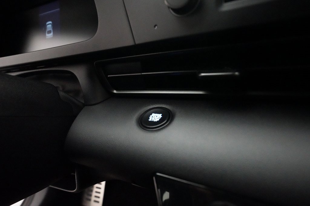 Used 2025 Hyundai Elantra Sport image 30