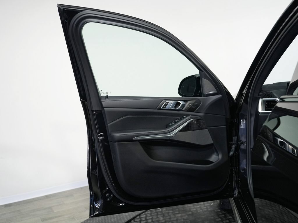Used 2025 BMW X5 M60i w/ Parking Assistance Package AWD/4WD image 10