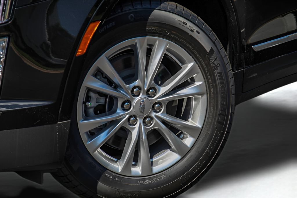 Certified 2025 Cadillac XT5 Luxury FWD image 27