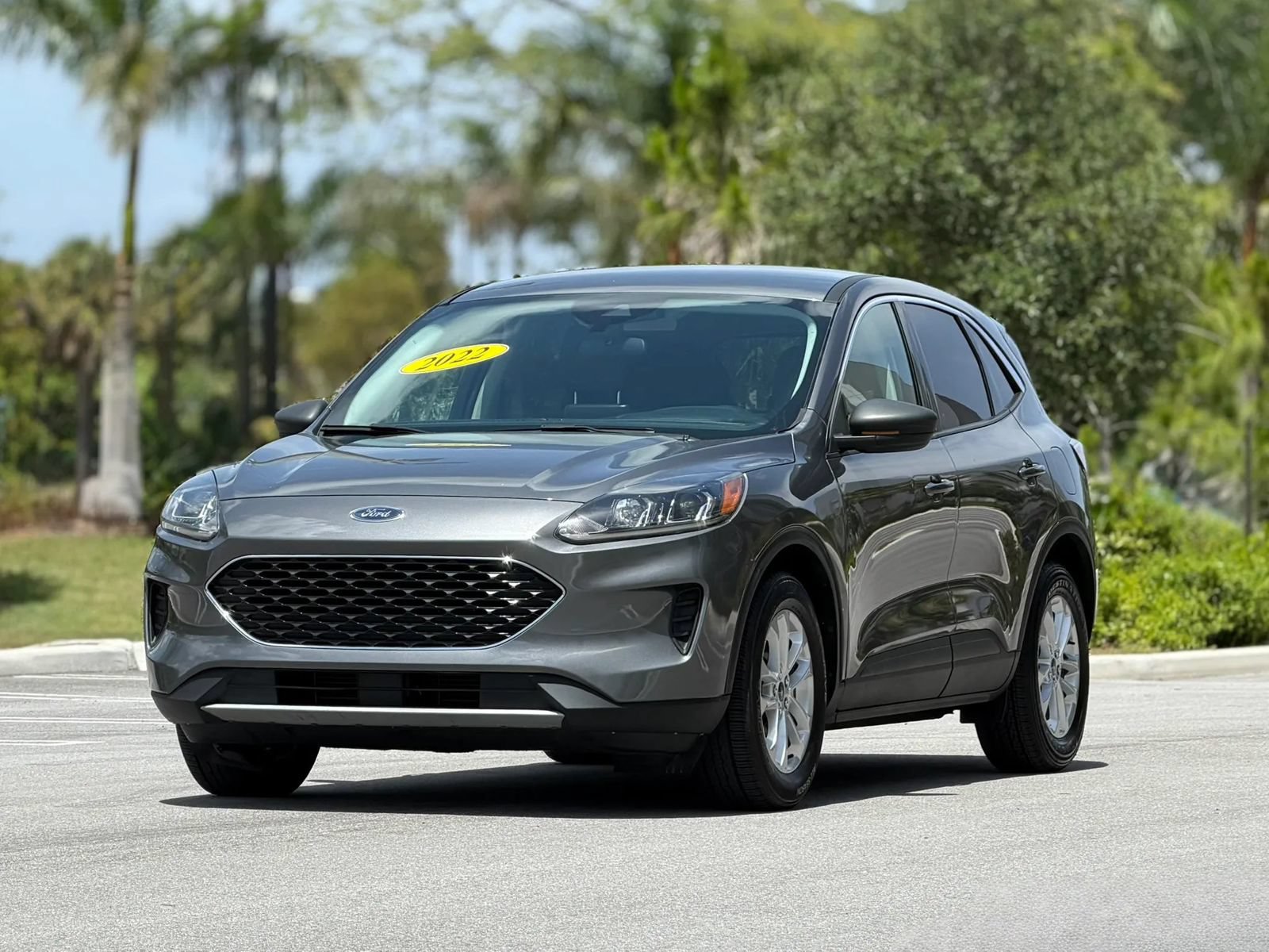 Used 2022 Ford Escape SE w/ Convenience Package FWD image 3