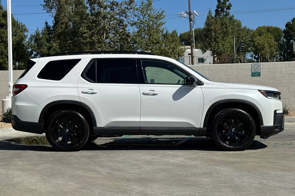 New 2026 Honda Pilot Black Edition image 3