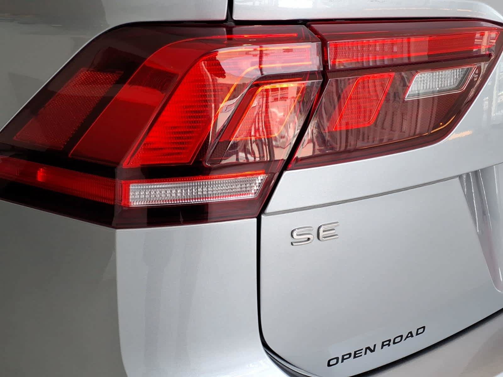 Used 2022 Volkswagen Tiguan SE AWD/4WD image 8
