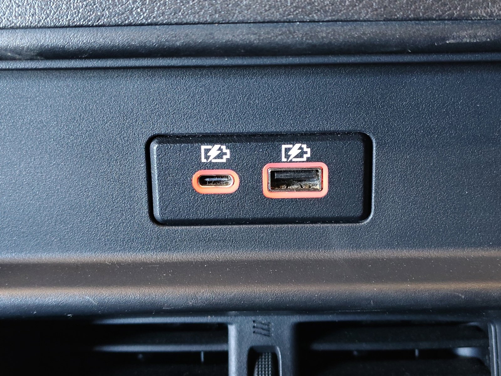 Used 2023 Nissan Murano SV image 31